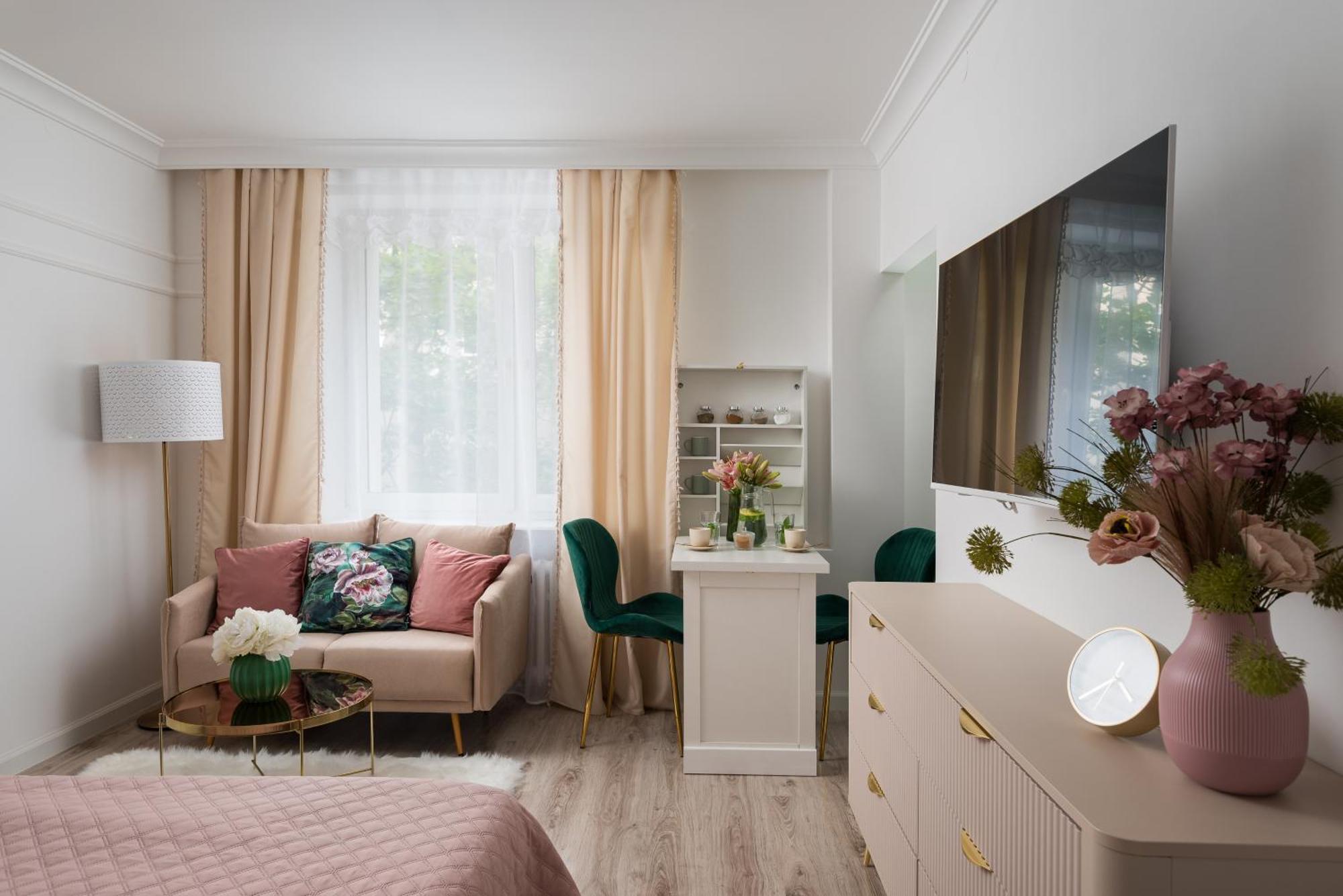 Lovely Downtown Studio At Most Lively Hoza Street, Discover Warsaw On Foot Exterior foto